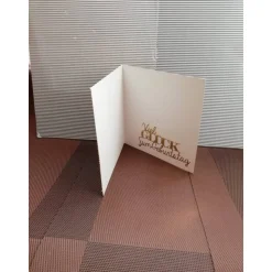 Geburtstagskarte für eine Frau mit lilafarbenen Blumen