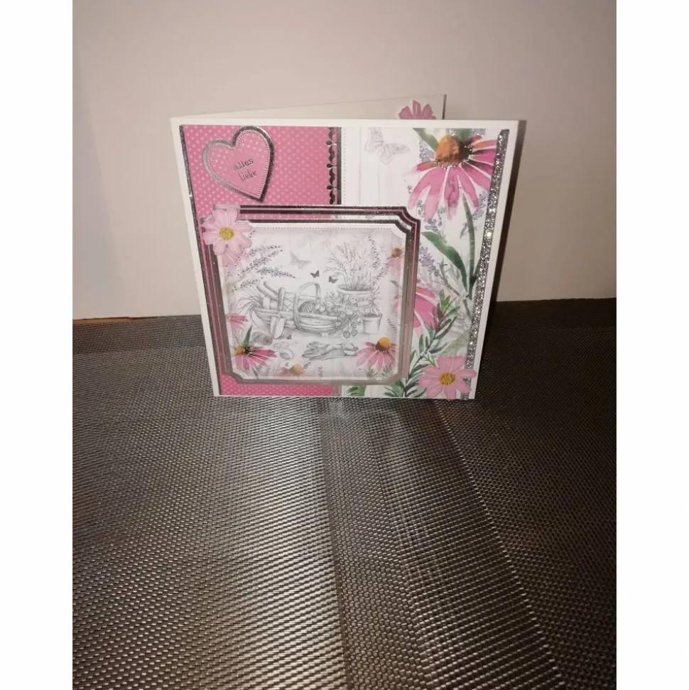 Geburtstagskarte für eine Frau verspielt in weiss + rosa