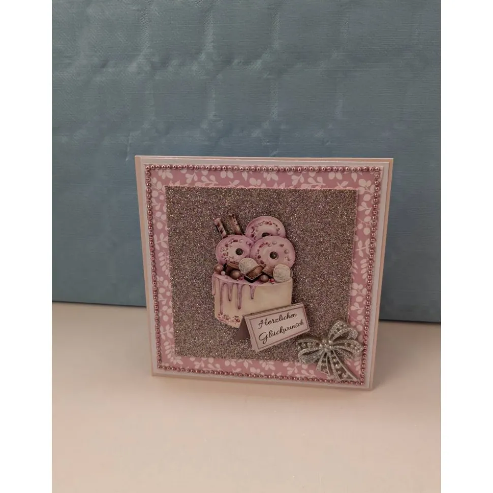 Geburtstagskarte für eine Frau in rosa mit Torte