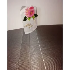 Geburtstagskarte für eine Frau in cremeweiss mit rosafarbener Blume