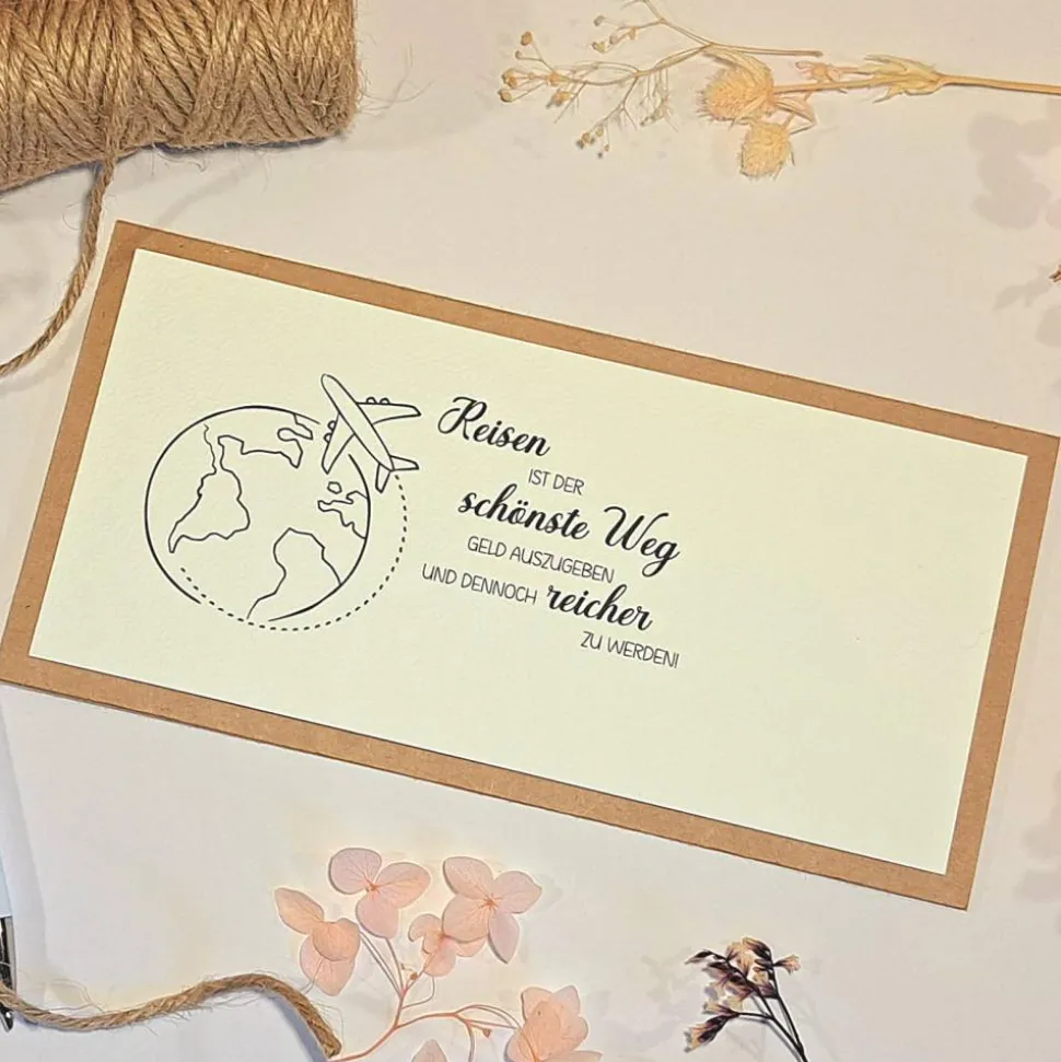 Geburtstagskarte für Reiseliebhaber – Geldgeschenk & Gutscheinverpackung mit Globus und Juteschleife