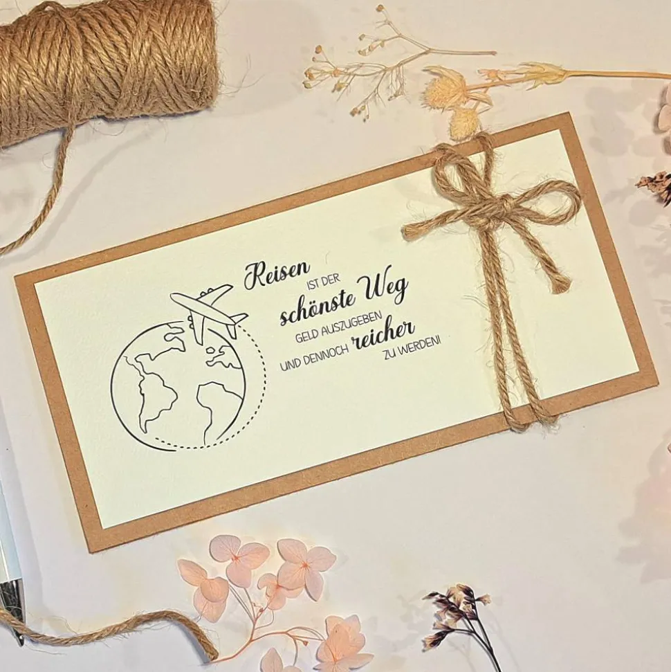 Geburtstagskarte für Reiseliebhaber – Geldgeschenk & Gutscheinverpackung mit Globus und Juteschleife