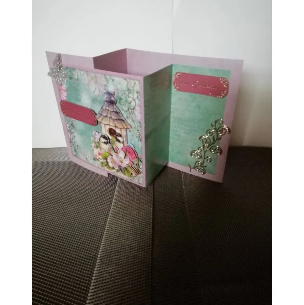 Geburtstagskarte in rose mit Blumen und Singvögeln