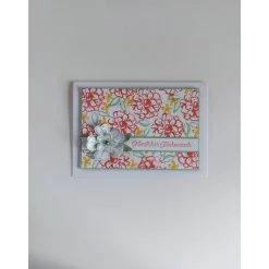 Geburtstagskarte mit bestempeltem Hintergrund