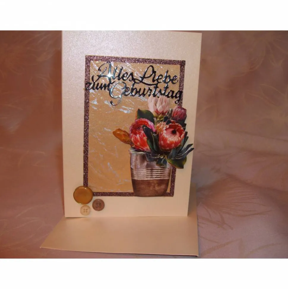 Geburtstagskarte mit Blumenvase für eine Frau