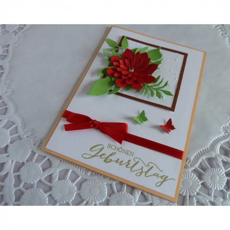 Geburtstagskarte mit großer Blüte und Satinband