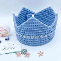 Geburtstagskrone für Kinder – hellblaue, größenverstellbare Krone aus Baumwolle