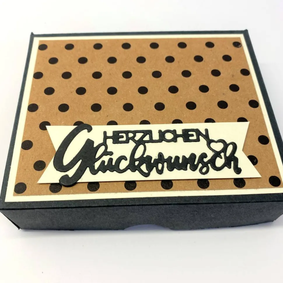 Geburtstagskuchen Bausatz – Handgemachte Geschenkverpackung 12x10x3 cm aus Tonkarton