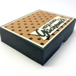 Geburtstagskuchen Bausatz – Handgemachte Geschenkverpackung 12x10x3 cm aus Tonkarton