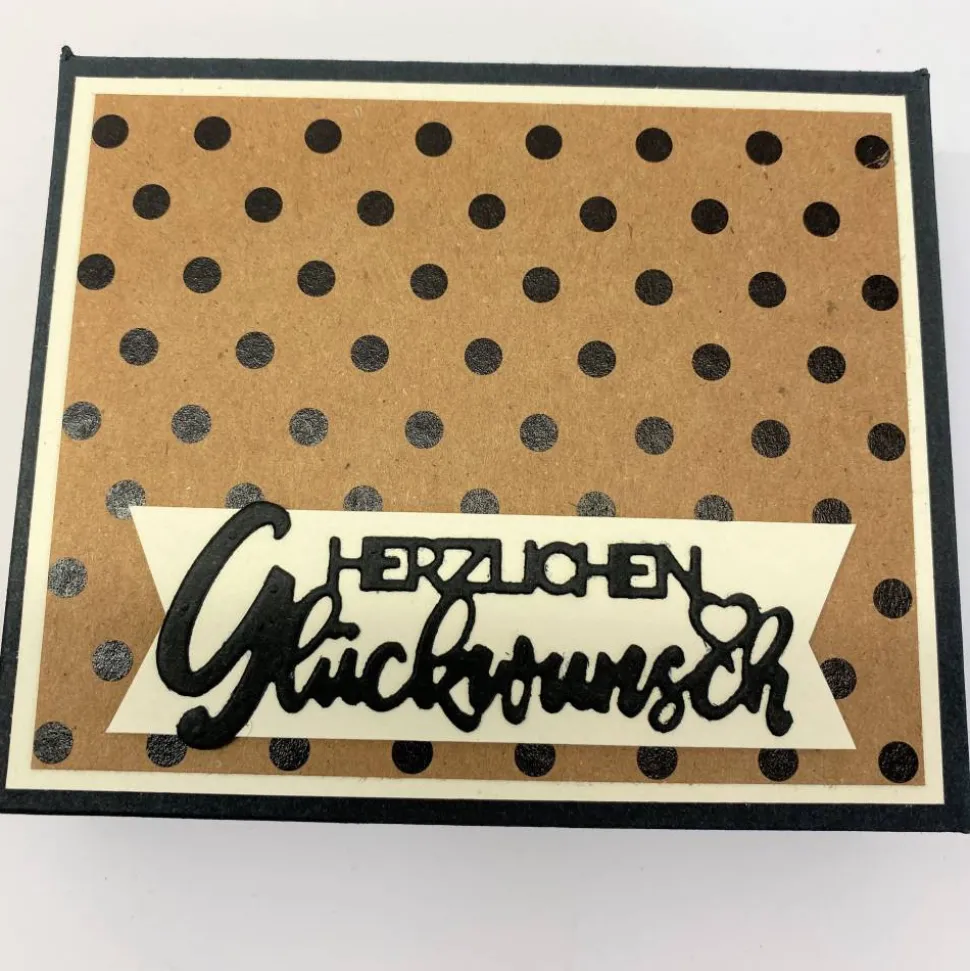 Geburtstagskuchen Bausatz – Handgemachte Geschenkverpackung 12x10x3 cm aus Tonkarton