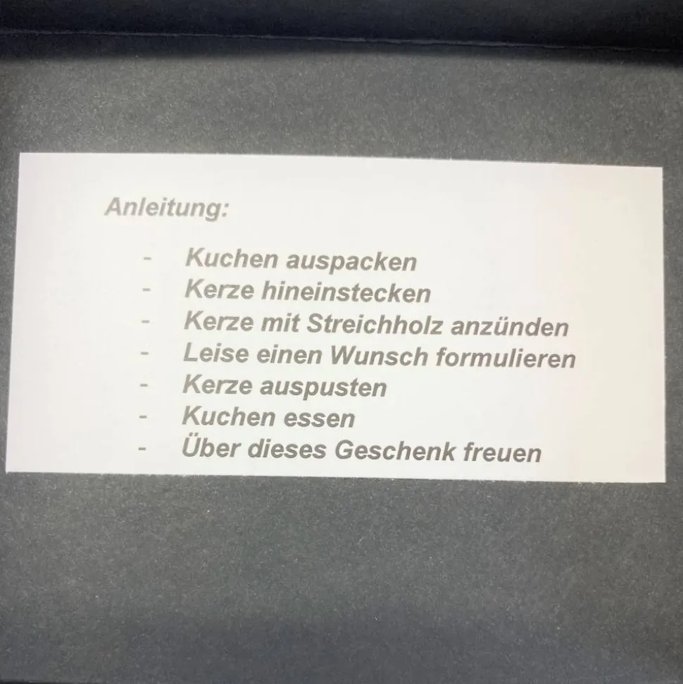 Geburtstagskuchen Bausatz – Handgemachte Geschenkverpackung 12x10x3 cm aus Tonkarton