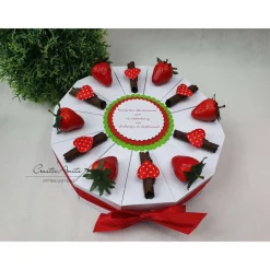 Geburtstagstorte Geburtstagsgeschenk in Form einer Torte ERDBEERTORTE Geldgeschenk - Gutscheinverpackung - Kalorienarm -