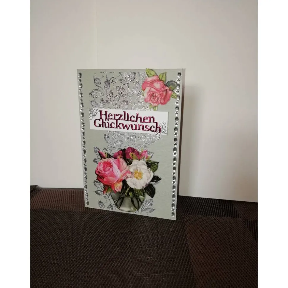 Geburtststagskarte für eine Frau mit rosafarbenen Rosen