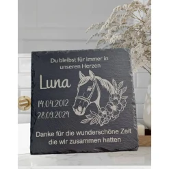 Gedenken, Grabschmuck  Pferd