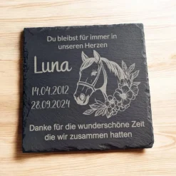 Gedenken, Grabschmuck  Pferd