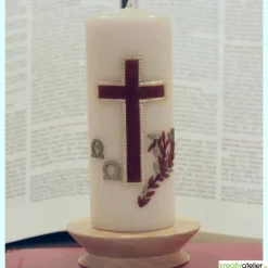 Gedenkkerze in bisquit mit Alpha/Omega braun/gold verziert, Trauerkerze, Trauerkerze personalisiert, Kerze zum Gedenken