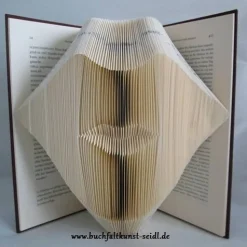 gefaltetes Buch "Mund / Lippen" als witziges Geschenk, z.B. zu Geburtstag / Weihnachten, oder als originelle Dekoration
