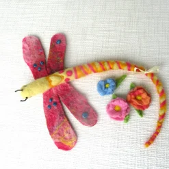 gefilzte Libelle FIlzblumen Dekoration Schultüte