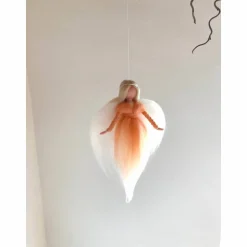 gefilzter zarter Engel aus Märchenwolle, Filzengel, gefilzter Engel, Apricot, Filzfigur, Jahreszeitentisch