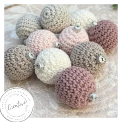 Gehäkelte Weihnachtskugeln - Handgemachte Christbaumkugeln Farbkollektion „Soft Winter“ – grau, beige, rosa