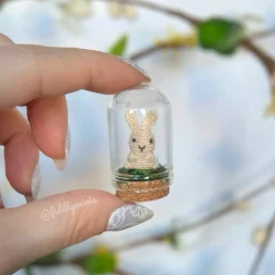 Gehäkelter bunter Mini Osterhase (microcrochet)