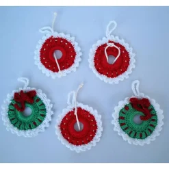 gehäkelter Geschenkanhänger/Baumschmuck für Weihnachten