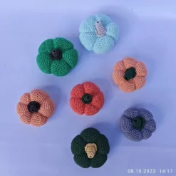 gehäkelter Kürbis für die Herbstdekoration