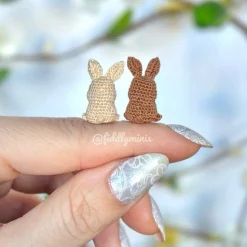 Gehäkelter Mini Osterhase mit Hut (microcrochet)