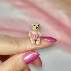 Gehäkelter Miniatur Amigurumi Teddybär - Geschenk zum Valentinstag oder Muttertag
