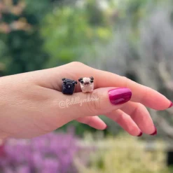 Gehäkelter Mops (microcrochet)