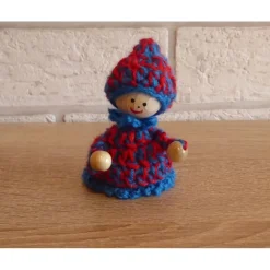 gehäkelter Wichtel - rot-blau (9 cm x 6 cm)