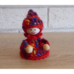 gehäkelter Wichtel - rot-bunt (9 cm x 6 cm)