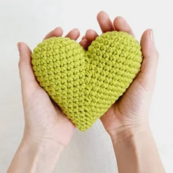 Gehäkeltes dekoratives Herz, Geschenke zum Muttertag