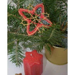 Geklöppelter Christbaumschmuck Ornament 2 – Rot-Gold, 7,5 cm Ø, Handarbeit