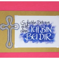 geklöppeltes Kreuz mit Karte