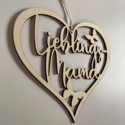 Gelasertes Herz mit Schriftzug "Lieblings Mama", Sperrholzherz als Muttertagsgeschenk
