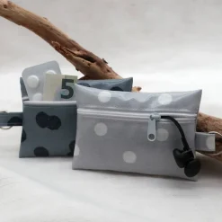 Geldbörse Mini aus Wachstuch Au Maison Punkte für EC-Karte, Geld, Medikamente, Pflaster, Schmuck, Kopfhörer