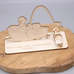 Geldgeschenk Angler mit Boot - aus Holz personalisiert