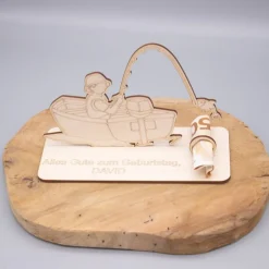 Geldgeschenk Angler mit Boot - aus Holz personalisiert