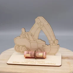 Geldgeschenk Bagger - aus Holz personalisiert