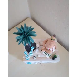 Geldgeschenk Box Urlauber – Frau oder Mann am Strand mit Palme, Muscheln & Innendeko – Geschenkidee für Strandurlauber