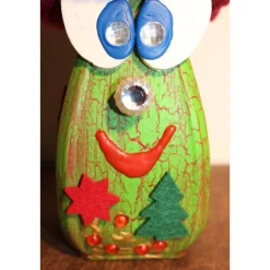 Geldgeschenk Dekofigur WICHTEL Weihnachtswichtel witzige Upcyclingfigur aus Weinflasche, gestrickte Accessoires