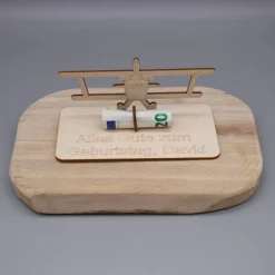 Geldgeschenk Doppeldecker Flugzeug - aus Holz personalisiert