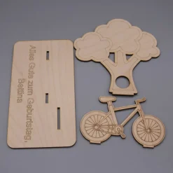 Geldgeschenk Fahrrad mit Baum - aus Holz personalisiert