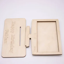 Geldgeschenk Fernseher - aus Holz personalisiert