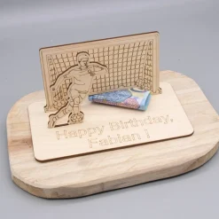 Geldgeschenk für Fussballfan - aus Holz personalisiert