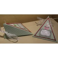 Geldgeschenk Geburtstag & Jugendweihe – Dreieckschachtel mintgrün mit Straßbordüre