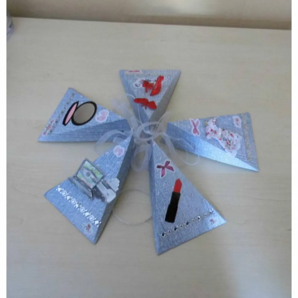 Geldgeschenk Geburtstag & Jugendweihe für Mädchen und Frauen – Dreieckschachtel personalisiert