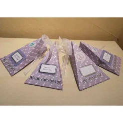 Geldgeschenk Geburtstagskarte Dreieckschachtel lila mit Straßbordüre – originelle Verpackung für Jugendweihe & Geburtstag