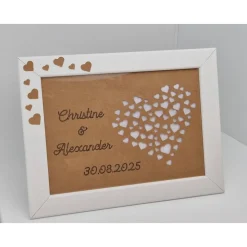 Geldgeschenk Hochzeit personalisiert – Erinnerung im weißen Rahmen mit Herz-Ausschnitt